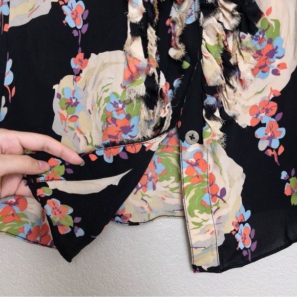 Tory Burch Silk Floral Ruffle Blouse S Black Frayed Edge Button Up Sleeveless - Picture 8 of 12